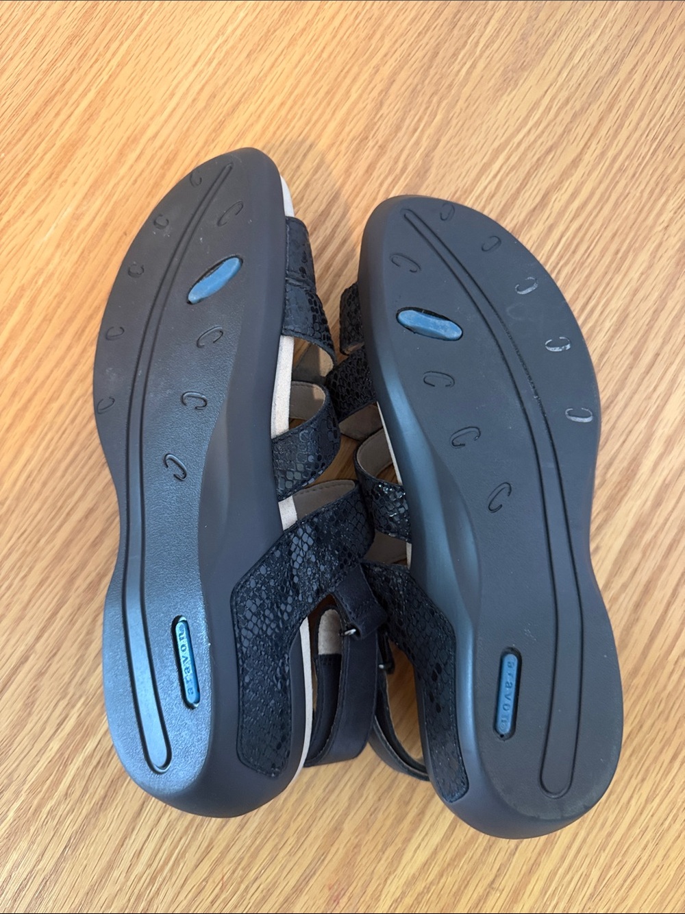 Aravon Black Textured Strappy Sandals - Picture 5 of 7